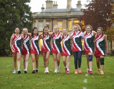 Netball players